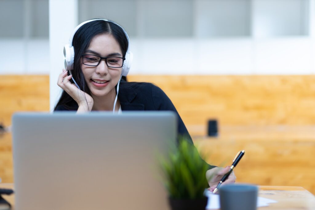 Webinar vs In-Person Seminars: What Works Best for Financial Education?